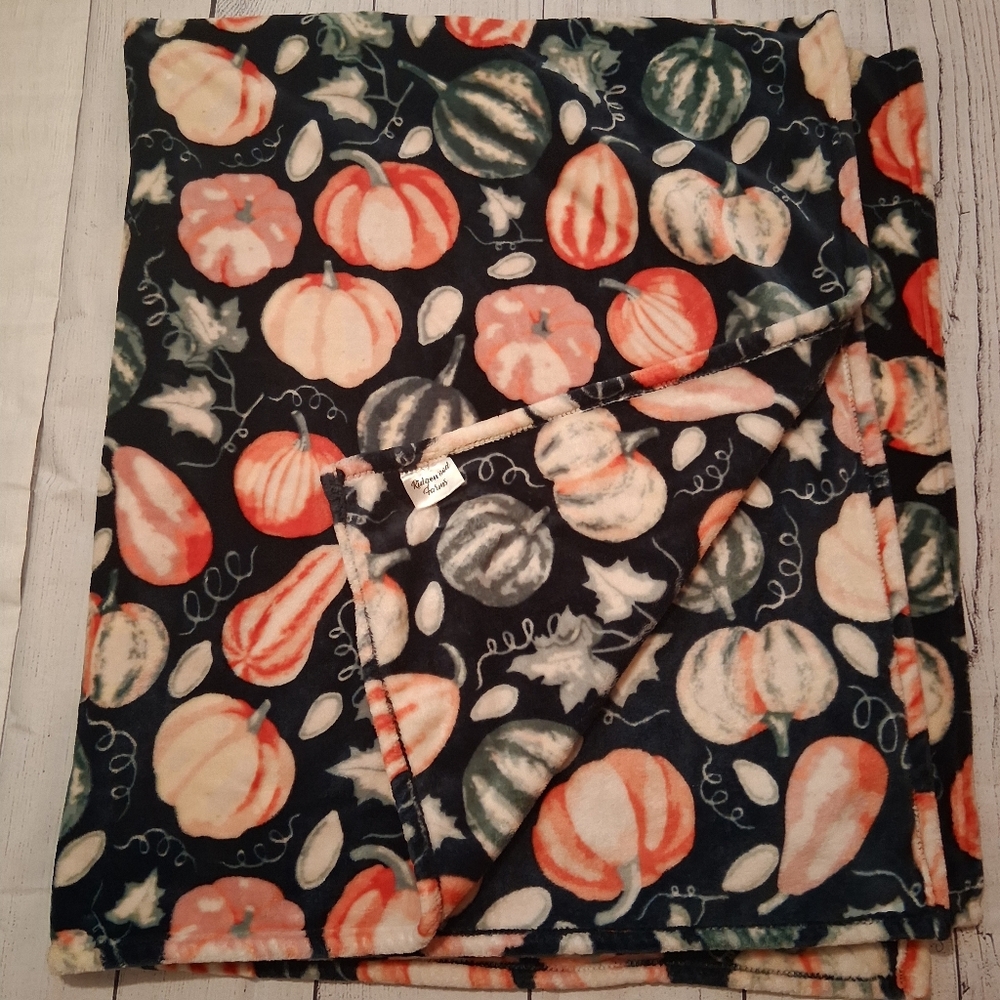 Festive Pumpkin Patterned Holiday Throw Blanket